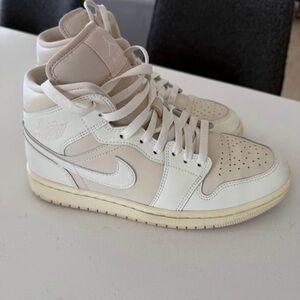 Nike Air Jordan 1 Mid